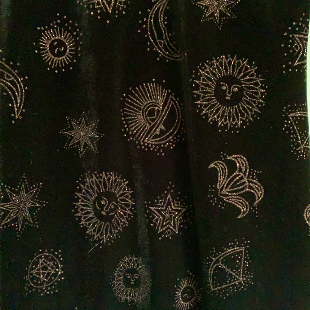Low Back Velvet Bodycon Sun and Moon Dress - Picture 3 of 6